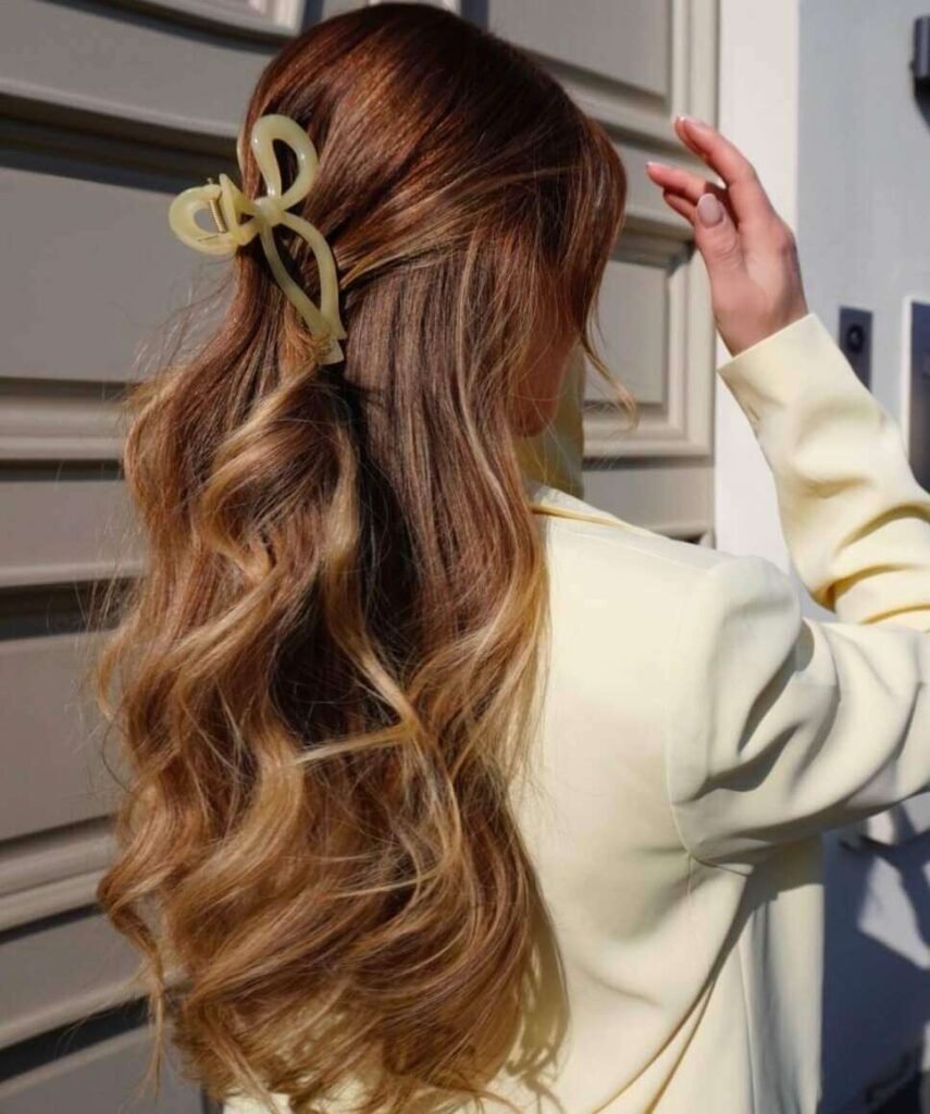 claw clip hairstyle ideas