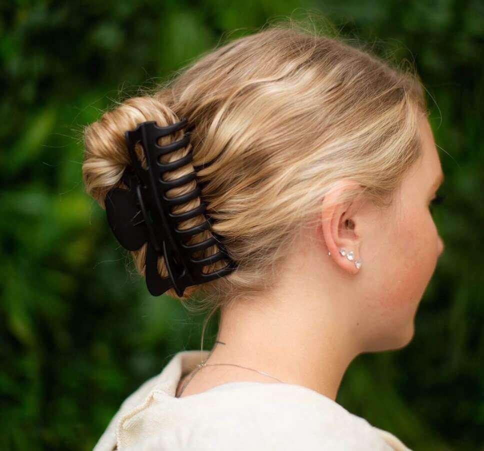 claw clip hairstyles