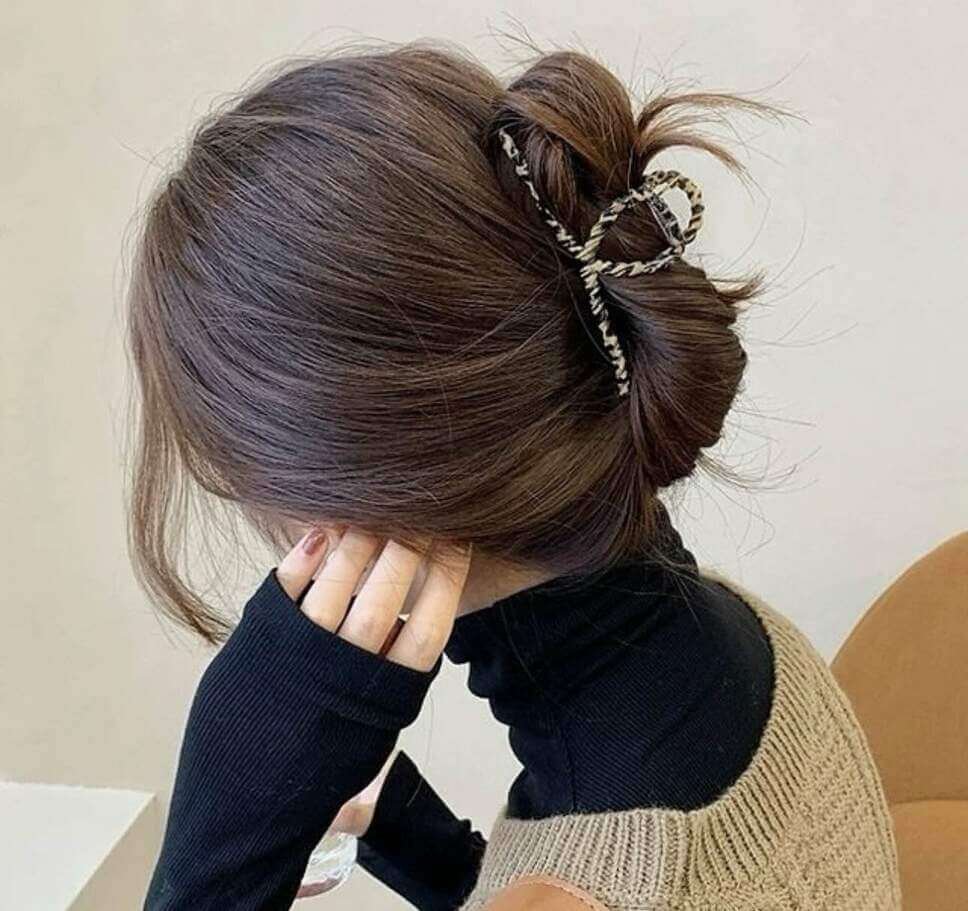 claw clip hairstyle ideas