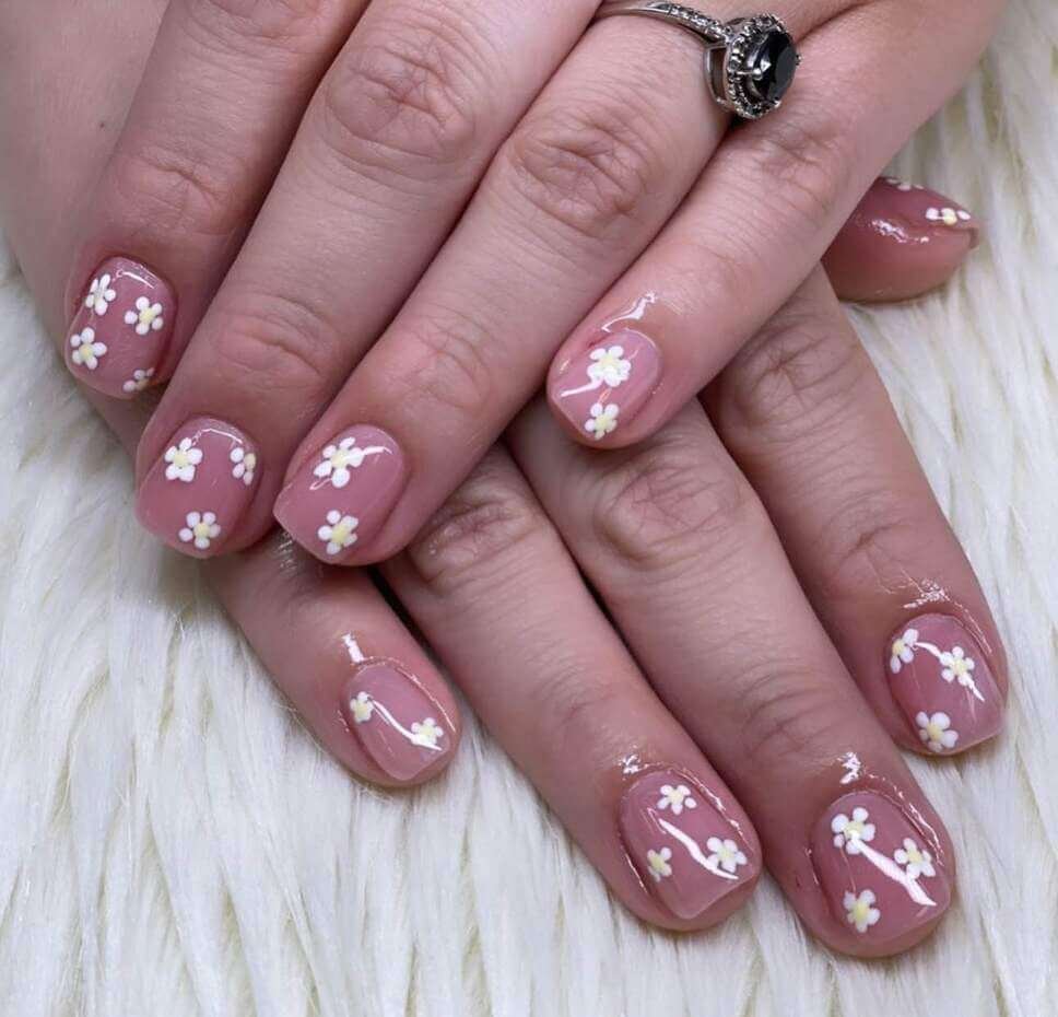 daisy overlay nails