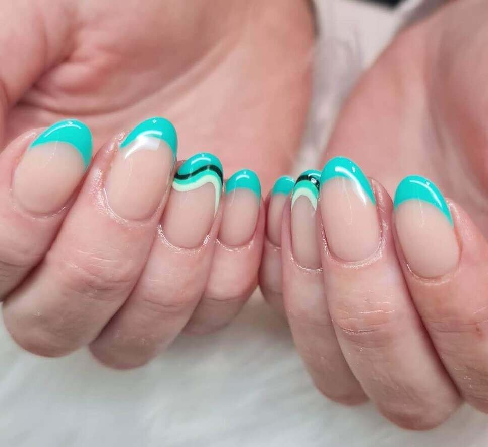 short tiffany blue nails