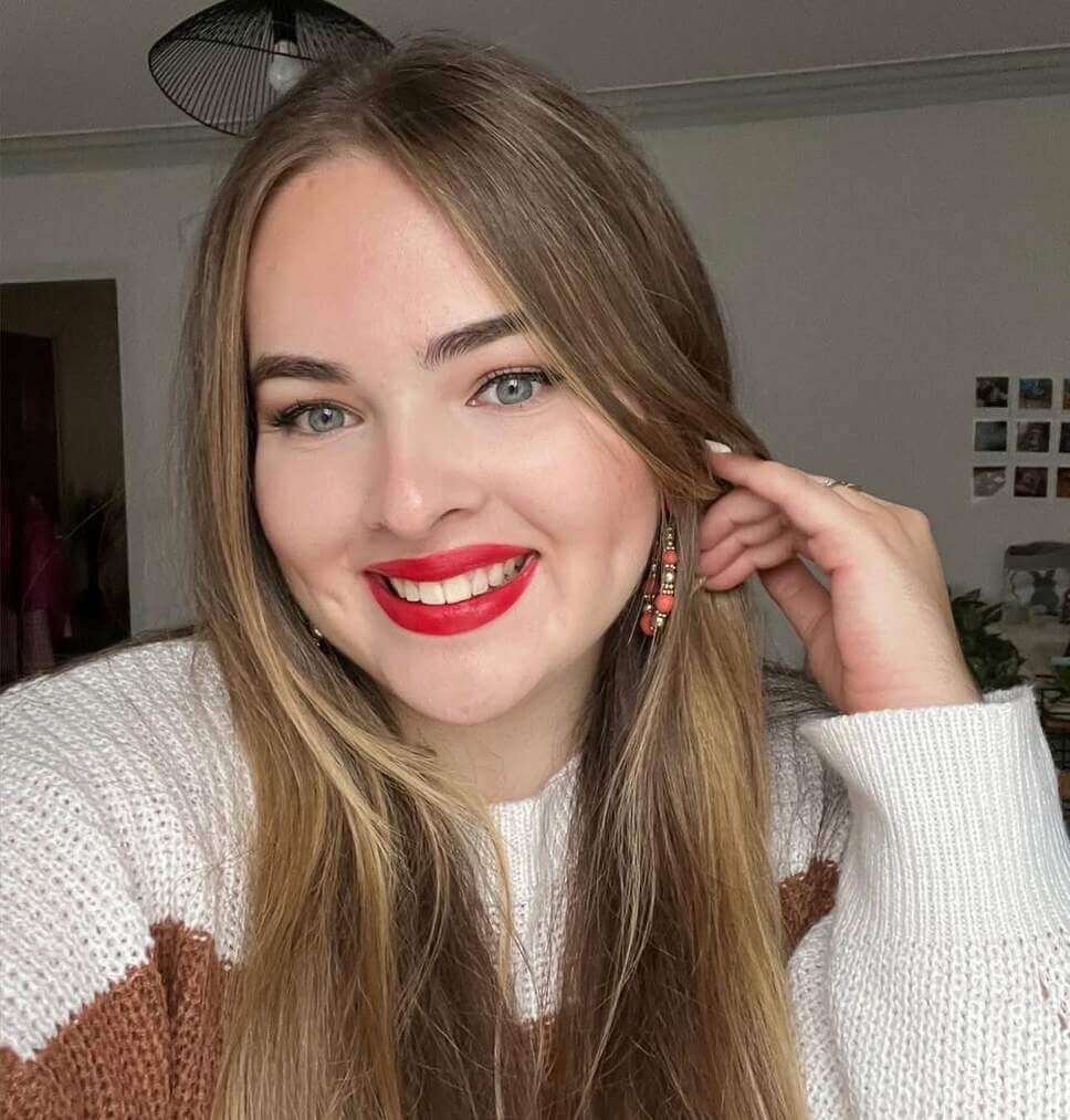 fall makeup looks with red lipstick
