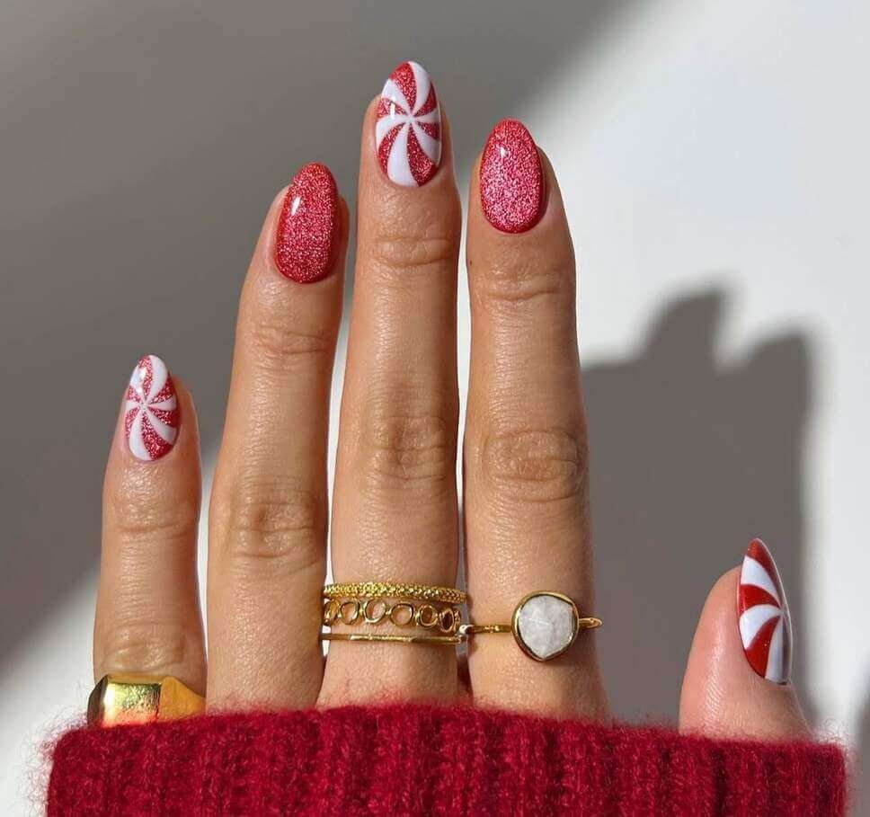 red Christmas nails