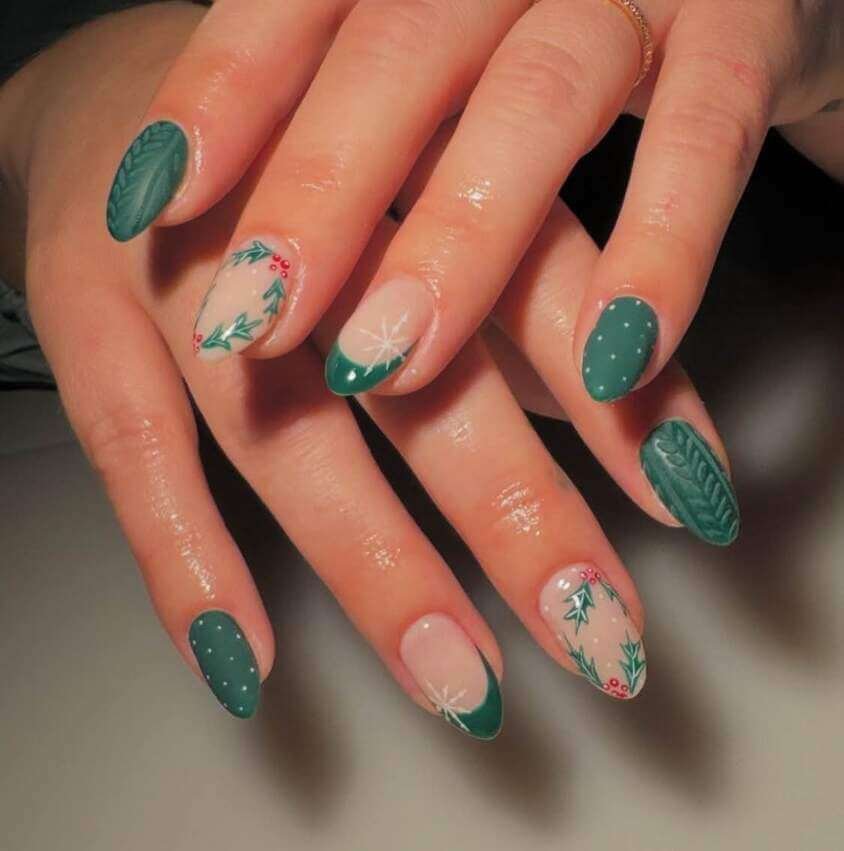 green Christmas nail ideas