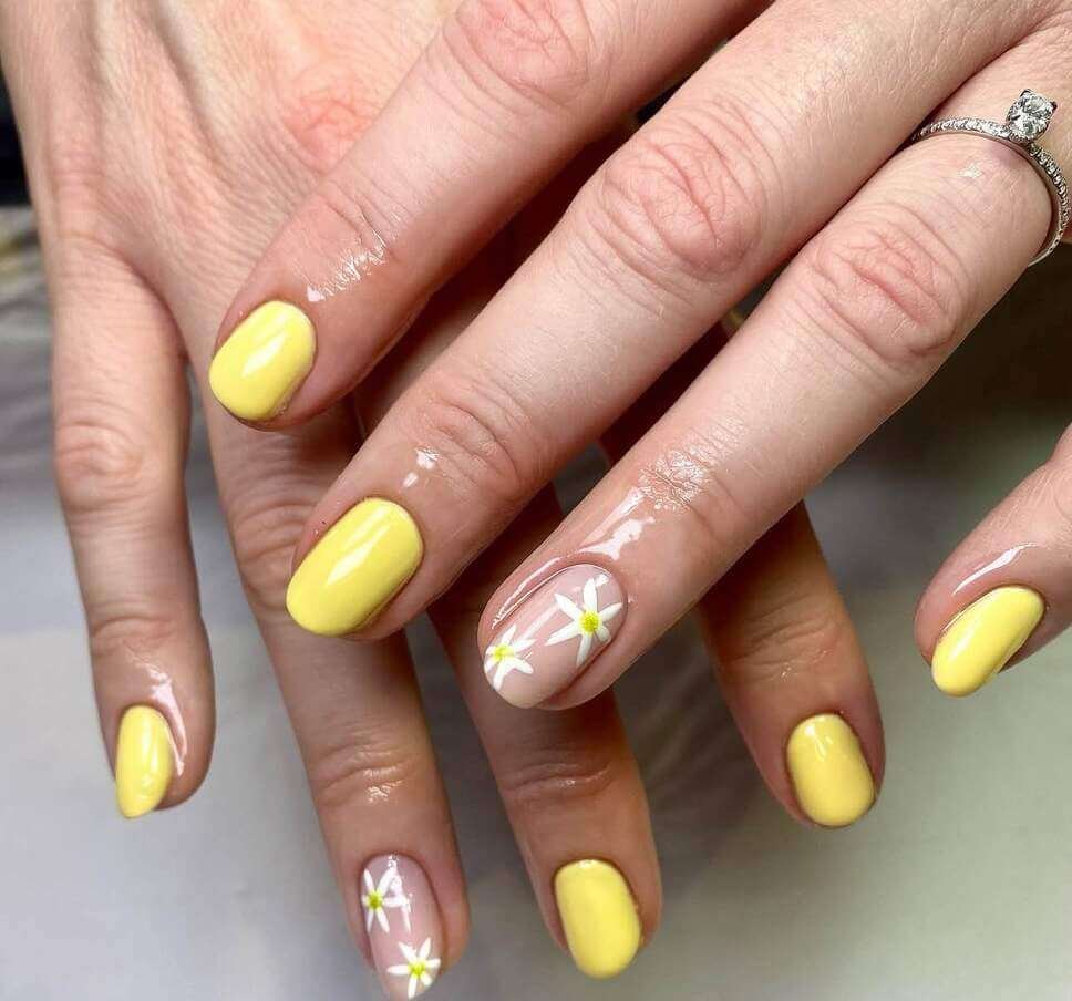 daisy nail designs