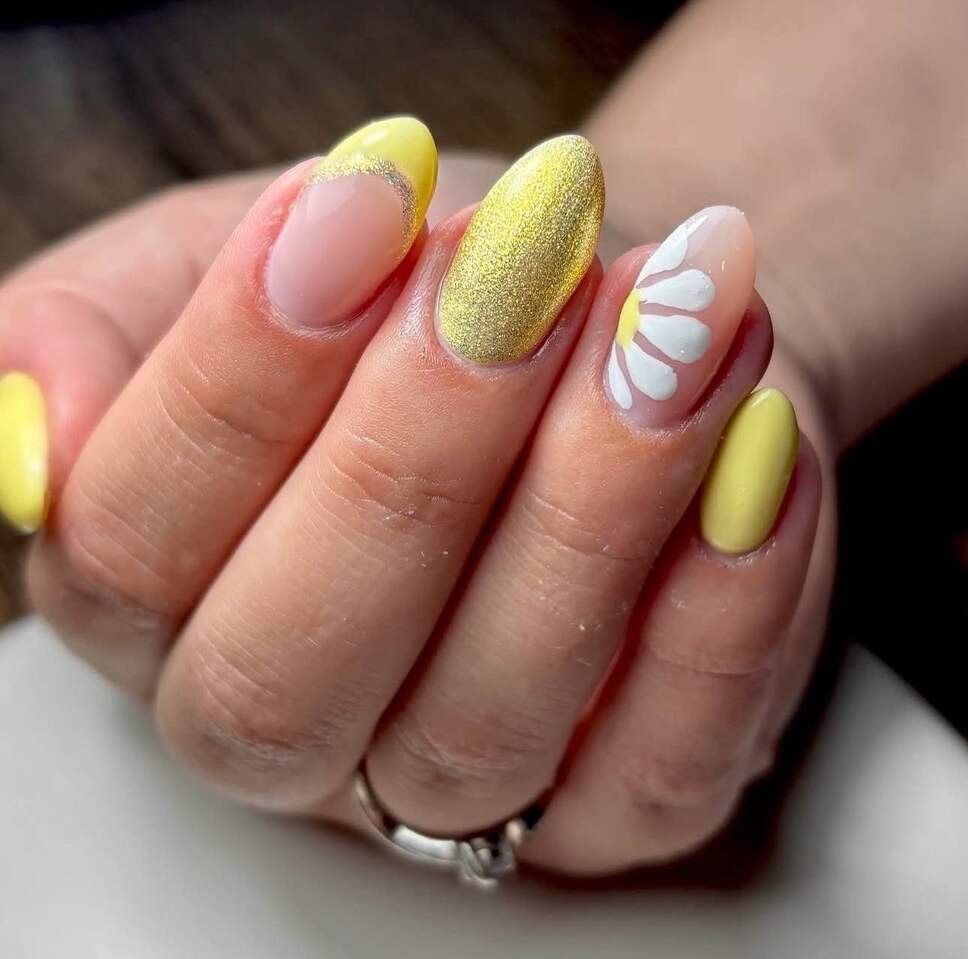 daisy nail designs 
