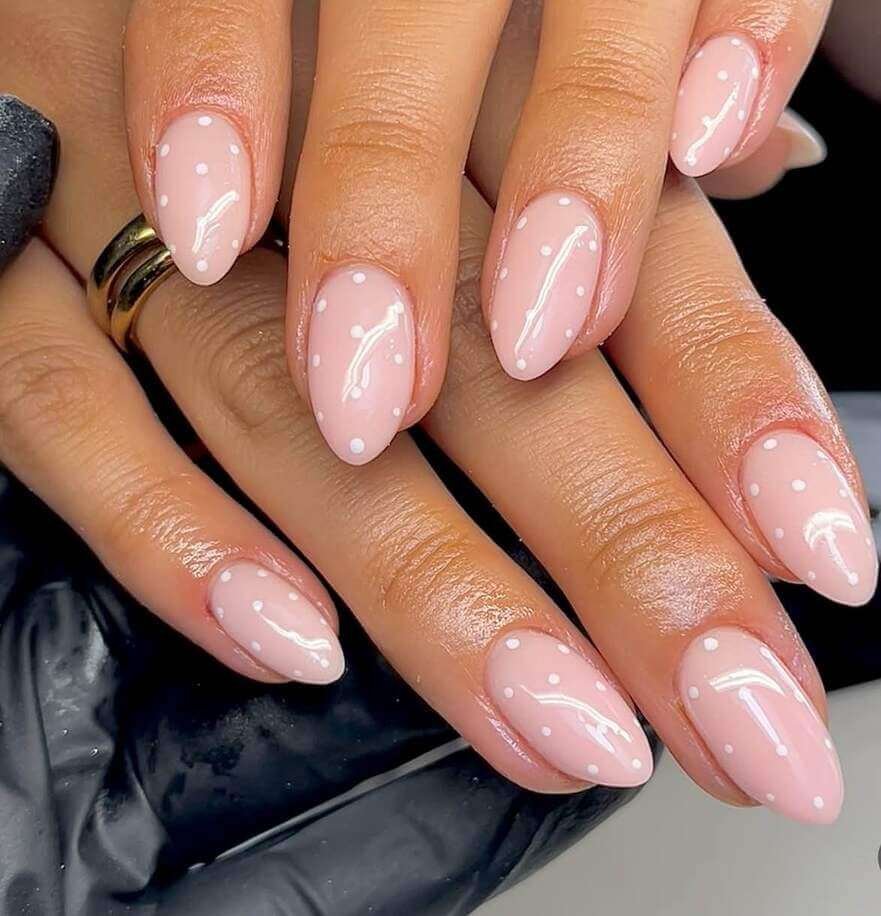 nude spring nails