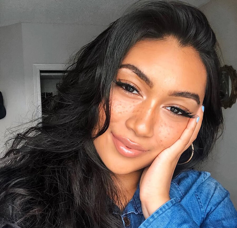 school makeup looks with freckles