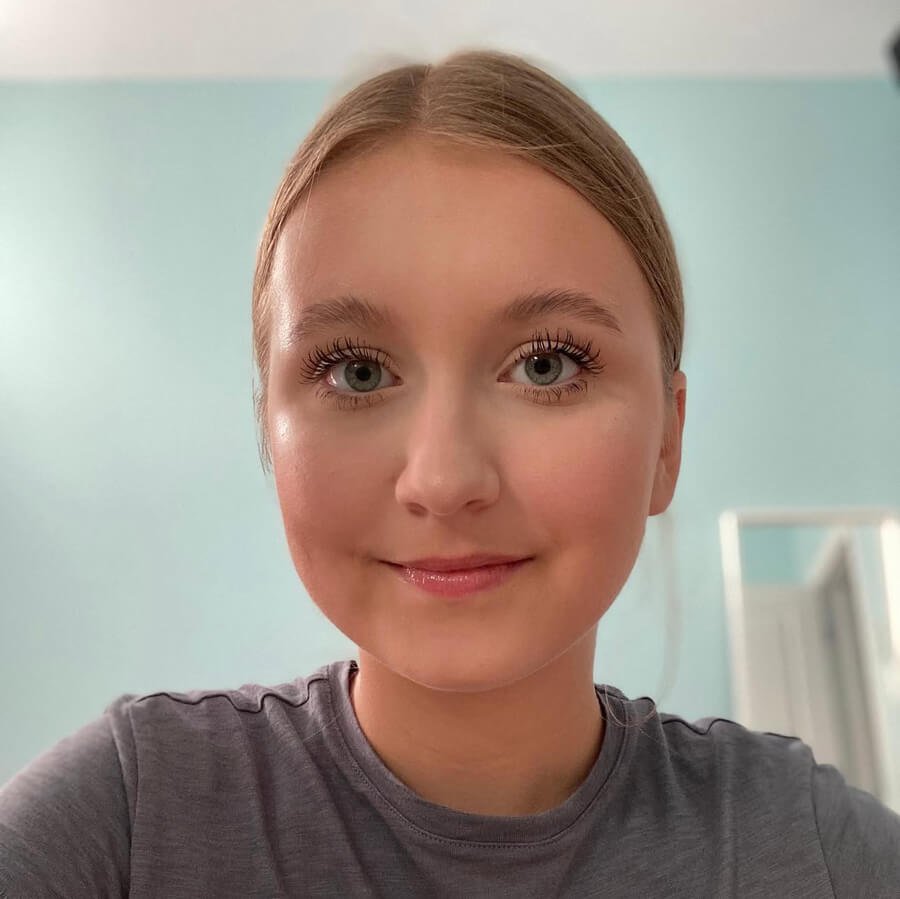 school makeup looks for blondes