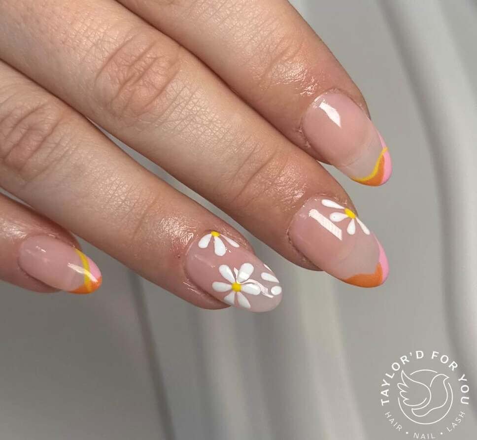 Summer wedding nails 