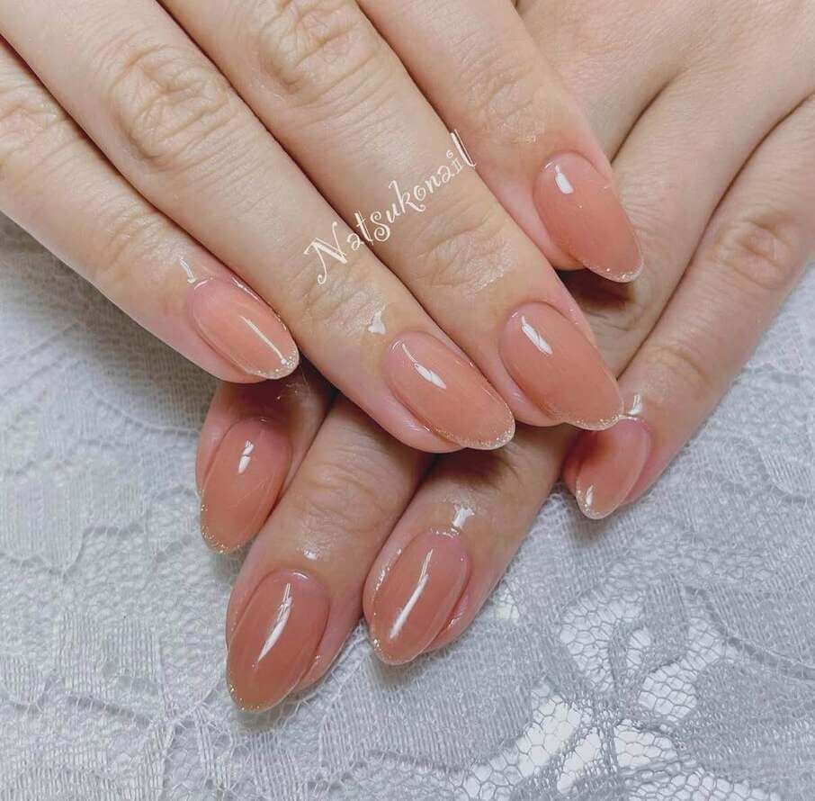 almond simple nail designs