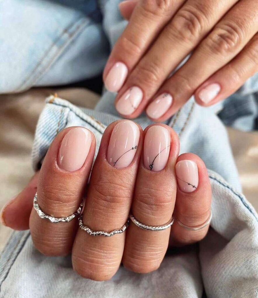 nude short simple nails