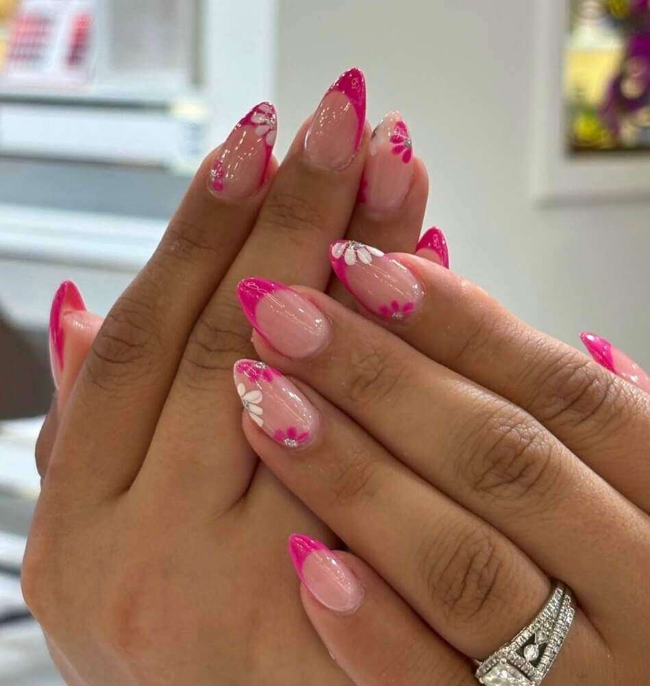 summer french tip nails 