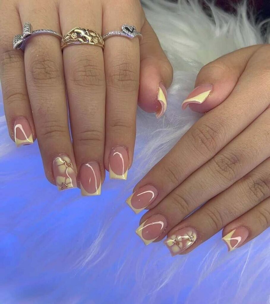 summer french tip nails 