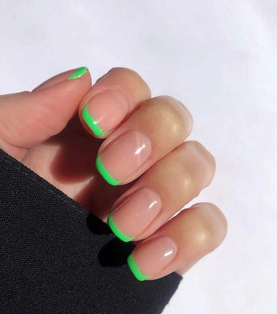 summer french tip nails 