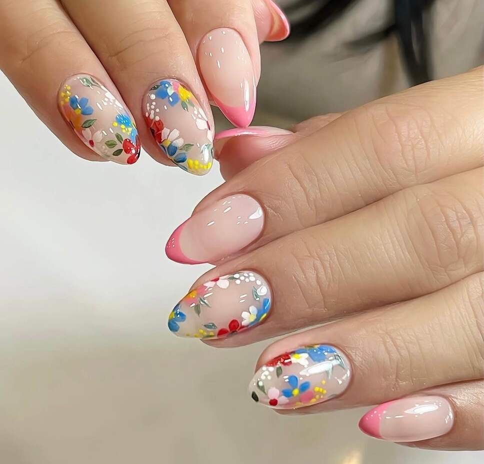 summer french tip nails 