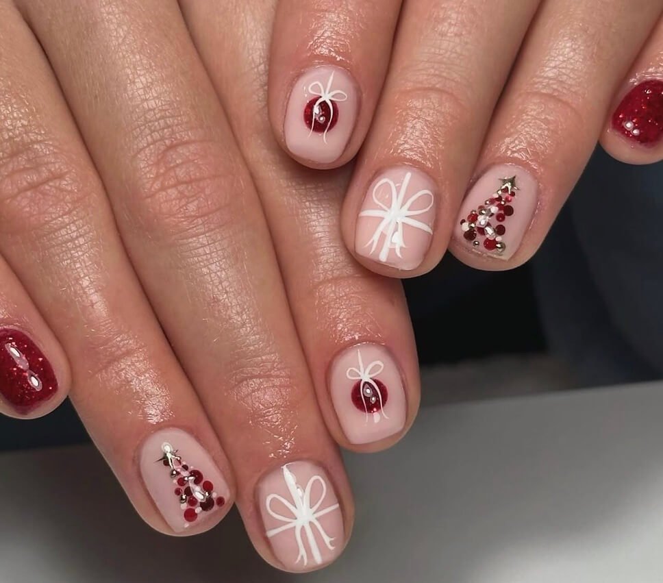 Short christmas nails