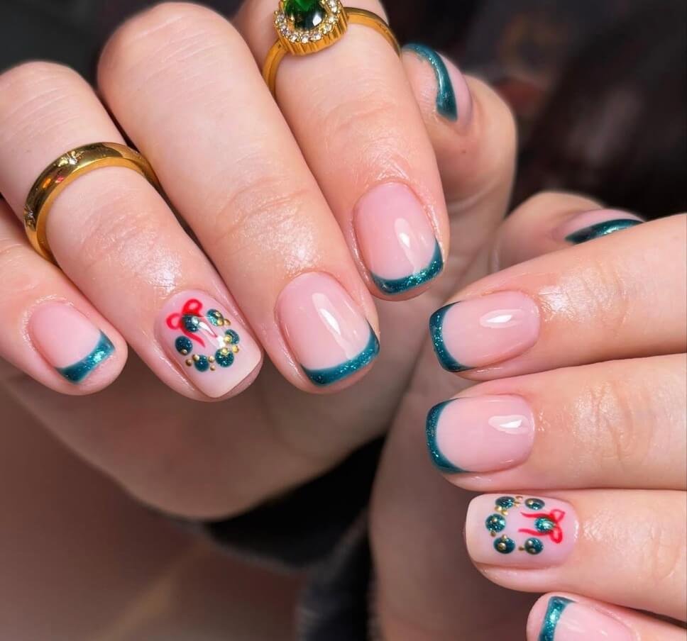 wreath Short christmas nails