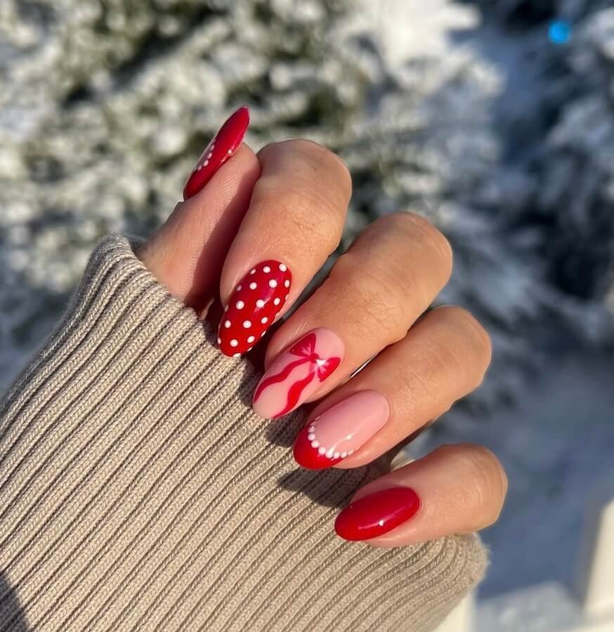 red christmas nails