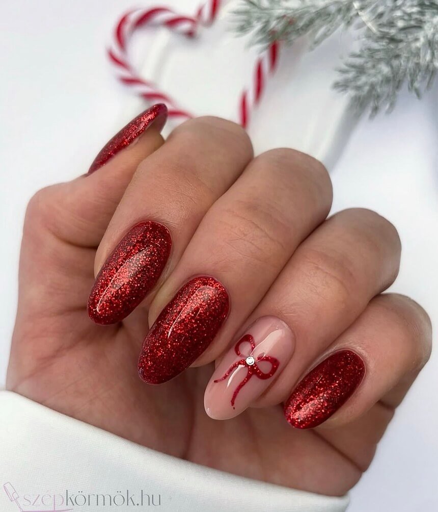 red christmas nails