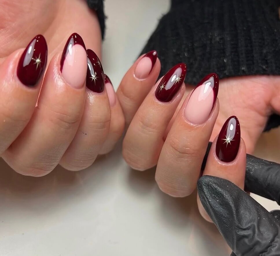 red christmas nails