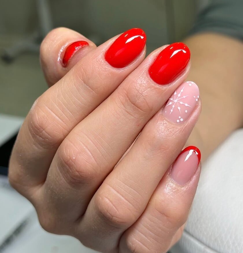 short red christmas nails